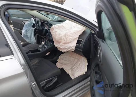 2015 Chrysler 200 Limited z USA, uszkodzony, nr VIN 1C3CCCABXFN595624